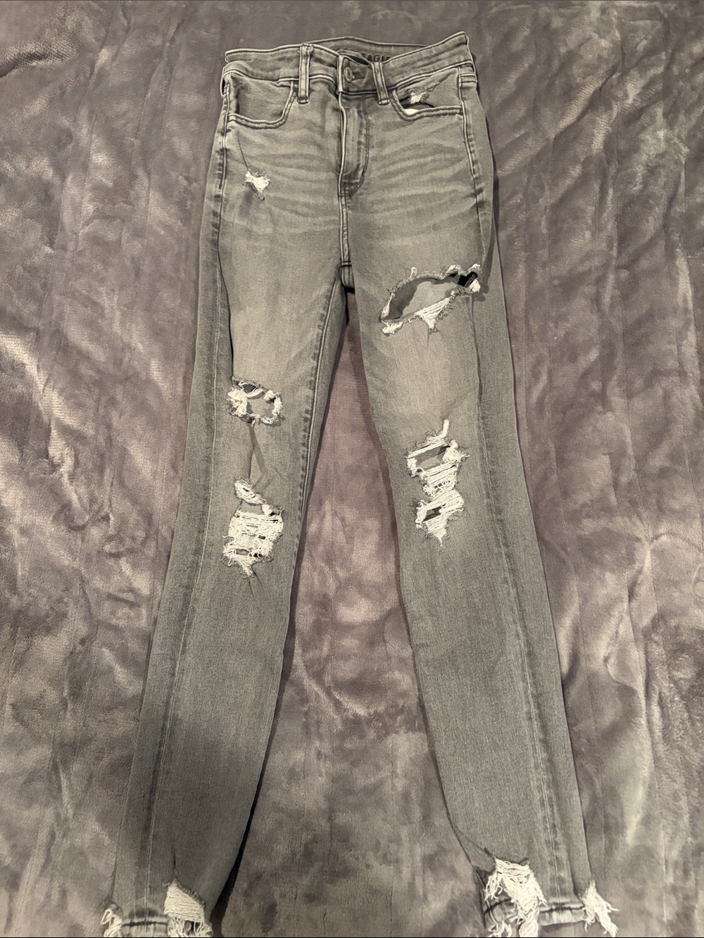 American Eagle Outfitters Gray Distressed Skinny Jeans
